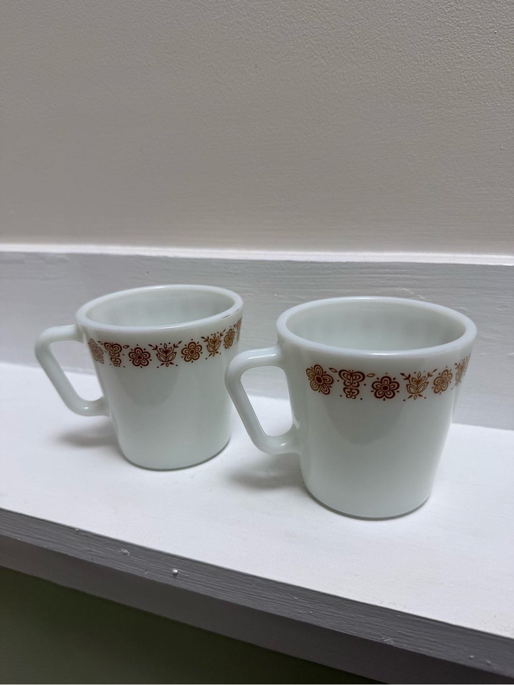 Vintage Pyrex Butterfly Gold Mug Set of 2 D-Handle Milk Glass Coffee Cup 1410